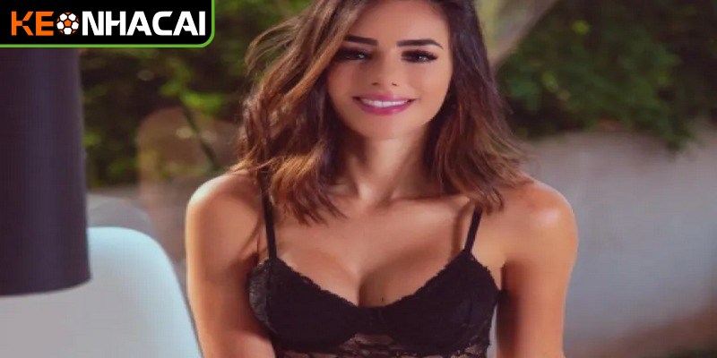 Mỗi mỹ nhân top 5 WAGs nóng bỏng nhất đều mang một màu sắc khác biệt